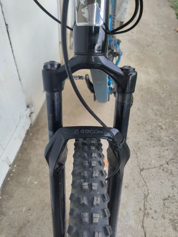 Marin Rift Zone 27.5 2 2022 2022 Mountainbike usato, Blu — immagine 4 di 22