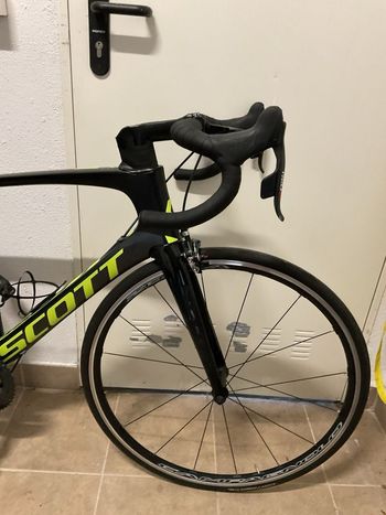 Used Scott Scott Foil 10 2018 Road & Gravel, Schwarz — image 2 of 7