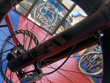 Merida eONE-SIXTY 10K 2024 2026 Mountainbike usato, Bianco — immagine 11 di 15