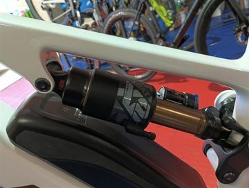 Merida eONE-SIXTY 10K 2024 2026 Mountainbike usato, Bianco — immagine 12 di 15