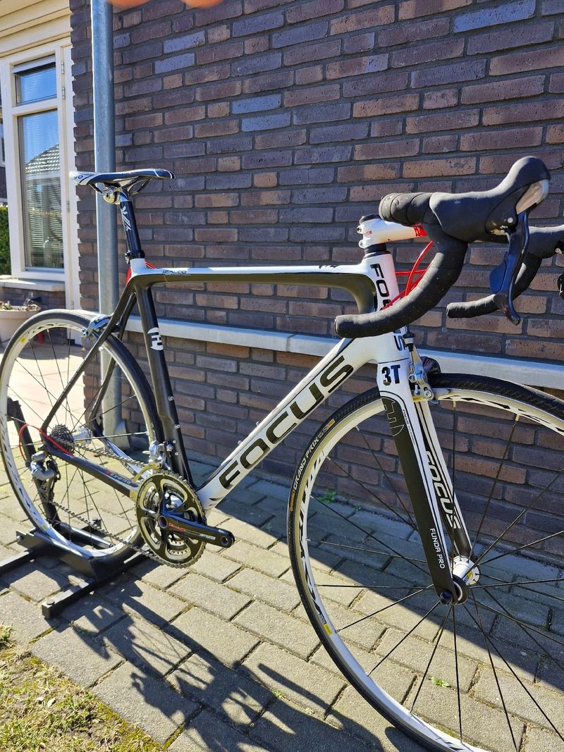 Used Focus Izalco Shimano Ultegra 2015 Road & Gravel, White — image 2 of 10