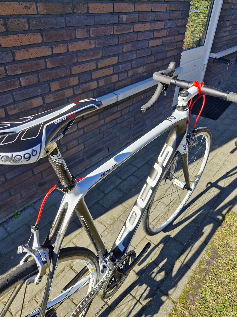 Used Focus Izalco Shimano Ultegra 2015 Road & Gravel, White — image 3 of 10