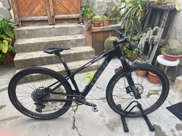 Used Trek Procaliber 9.6 2019 2019 Mountainbike, Black, 27.5, 29 — image 1 of 9