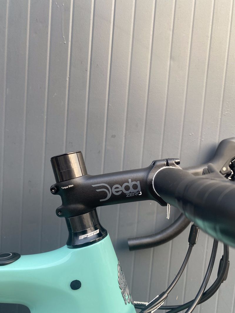 Käytetty Bianchi Aria e-Road 105 2025 2025 Road & Gravel — kuva 6 / 6