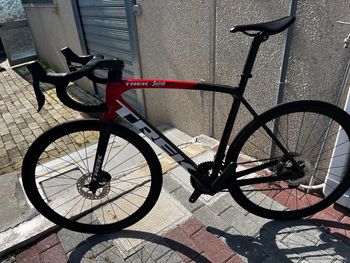 Used Trek Émonda SLR 7 2024 2024 Road & Gravel, Schwarz — image 2 of 7