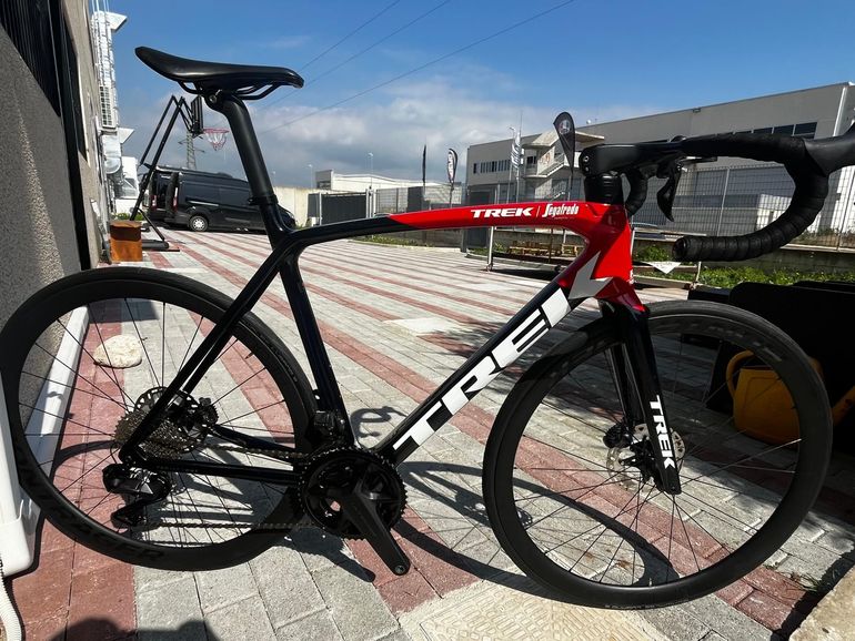 Used Trek Émonda SLR 7 2024 2024 Road & Gravel, Schwarz — image 1 of 7