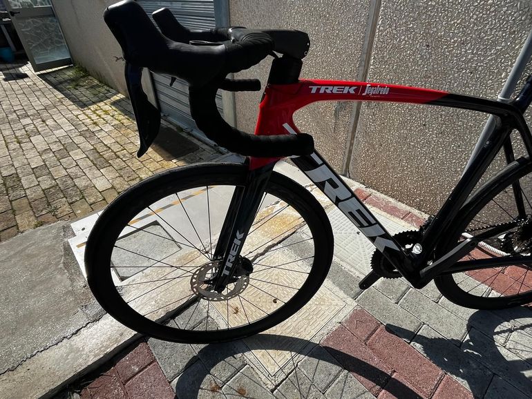 Used Trek Émonda SLR 7 2024 2024 Road & Gravel, Schwarz — image 6 of 7