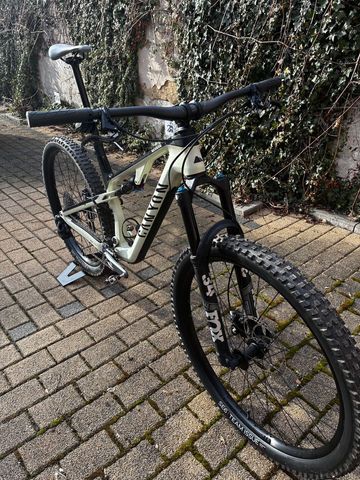 Used Canyon Neuron CF 9 SL 2022 2022 Mountainbike, White, 29 — image 2 of 10