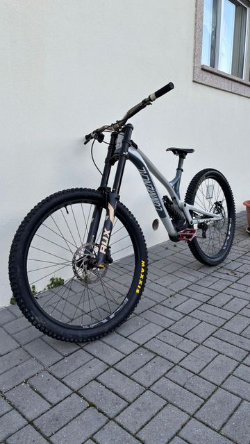 Używany Commencal SUPREME DH 29 RACE 2020 2020 MTB