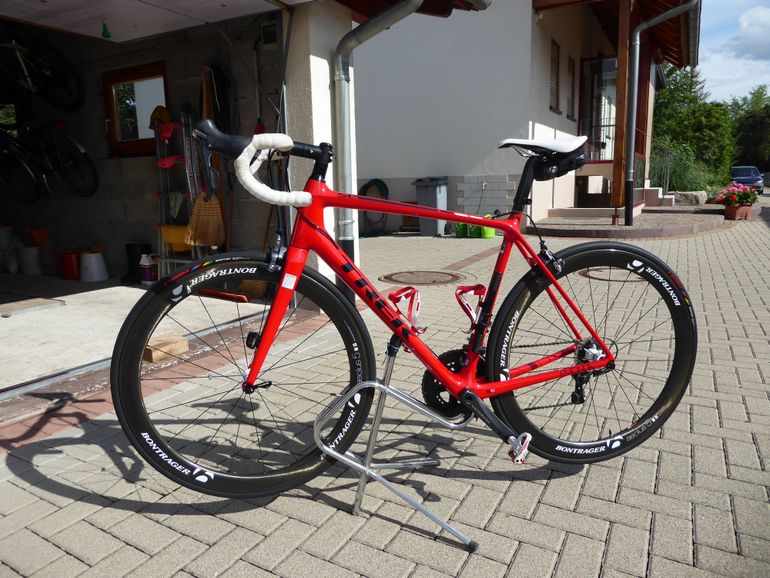Used Trek Émonda SL 6 Disc 2022 2022 Road & Gravel — image 1 of 9