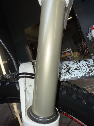 Used Rocky Mountain Flatline Pro 2013 2013 Mountainbike, White, 26 — image 8 of 10