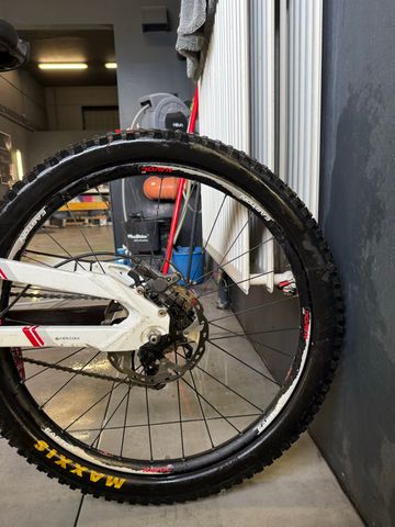Used Rocky Mountain Flatline Pro 2013 2013 Mountainbike, White, 26 — image 6 of 10