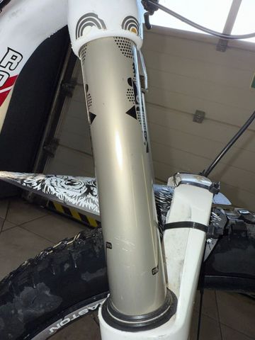 Used Rocky Mountain Flatline Pro 2013 2013 Mountainbike, White, 26 — image 7 of 10