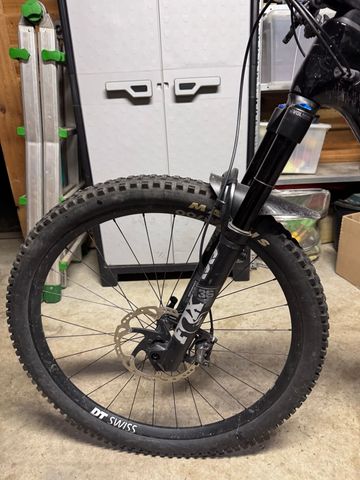 Canyon Spectral 29 CF 8 2022 2022 Mountainbike usato, Nero — immagine 6 di 9