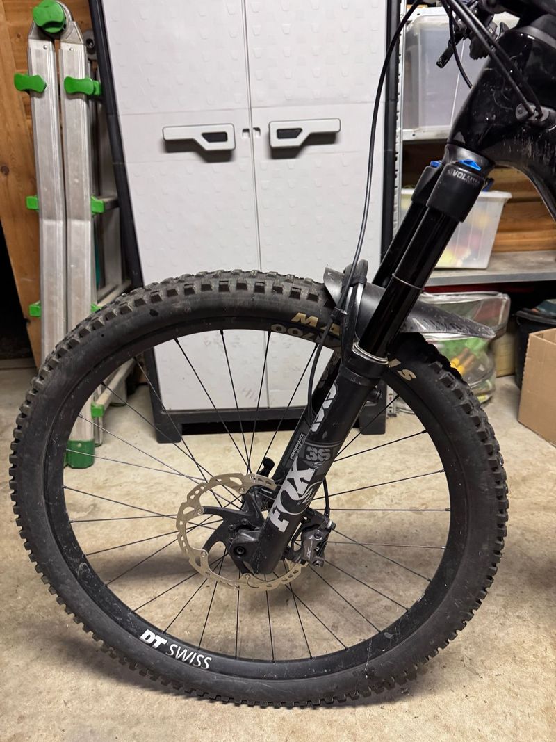 Canyon Spectral 29 CF 8 2022 2022 Mountainbike usato, Nero — immagine 6 di 9