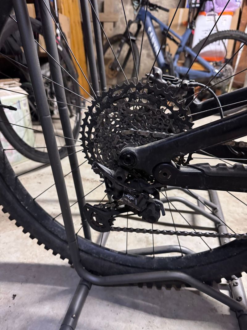 Canyon Spectral 29 CF 8 2022 2022 Mountainbike usato, Nero — immagine 4 di 9