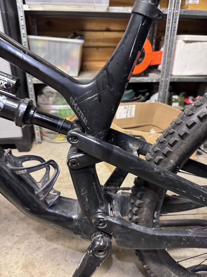 Canyon Spectral 29 CF 8 2022 2022 Mountainbike usato, Nero — immagine 7 di 9