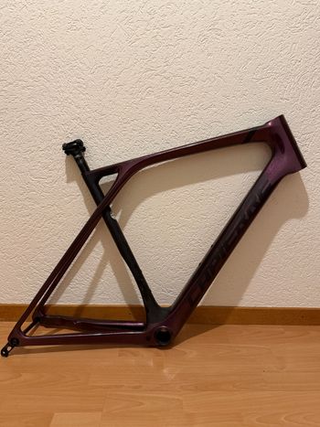 Used Lapierre Xelius SL 5.0 Di2 2024 Frameset 2024 Road & Gravel, Purple — image 1 of 6