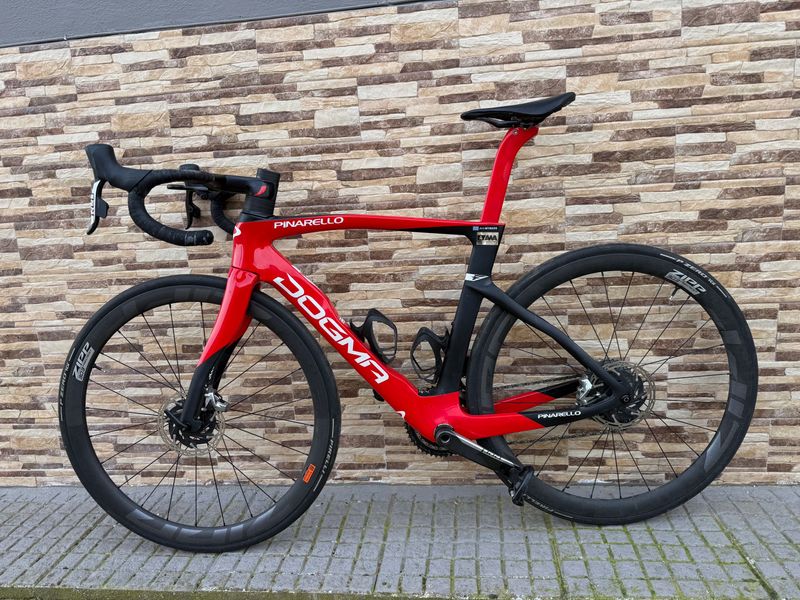 Pinarello DOGMA F RED ETAP AXS Disc 2022 2022 Road & Gravel d'occasion