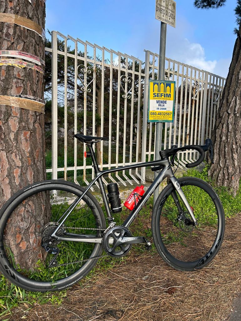 Used Scott Addict Shimano Ultegra 2021 Road & Gravel, Black — image 1 of 6