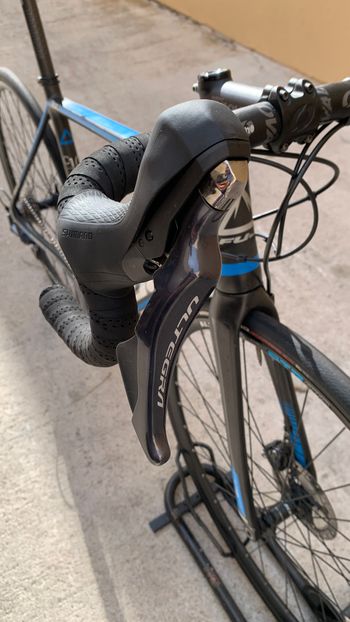 Used Fuji SL 2.1 Full Carbon Shimano Ultegra 11sp Disc - Size M 2020 Road & Gravel, Black — image 2 of 9