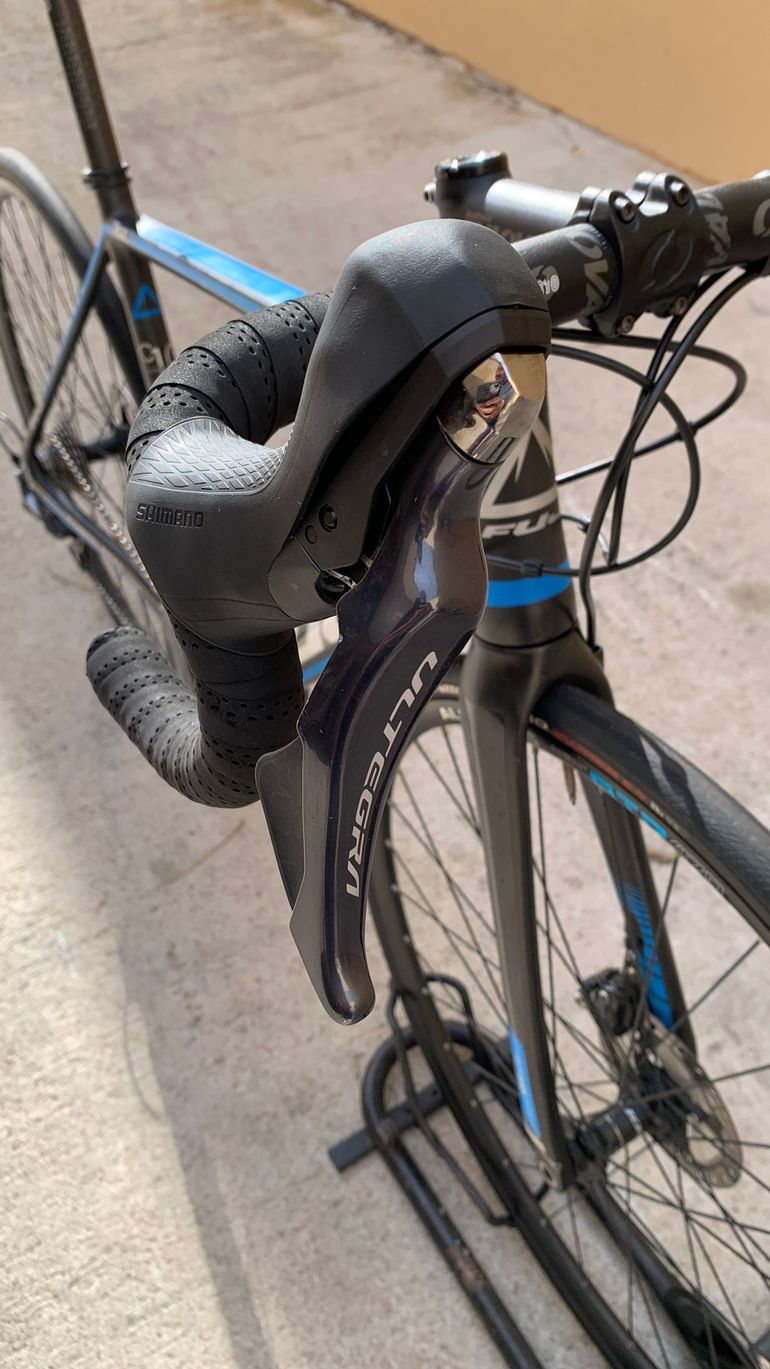 Used Fuji SL 2.1 Full Carbon Shimano Ultegra 11sp Disc - Size M 2020 Road & Gravel, Black — image 2 of 9