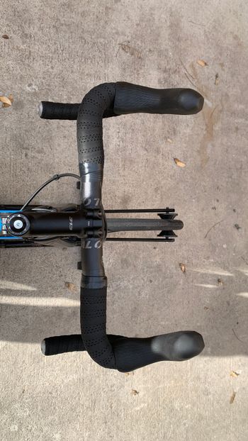 Used Fuji SL 2.1 Full Carbon Shimano Ultegra 11sp Disc - Size M 2020 Road & Gravel, Black — image 9 of 9