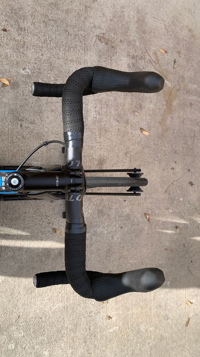 Used Fuji SL 2.1 Full Carbon Shimano Ultegra 11sp Disc - Size M 2020 Road & Gravel, Black — image 9 of 9