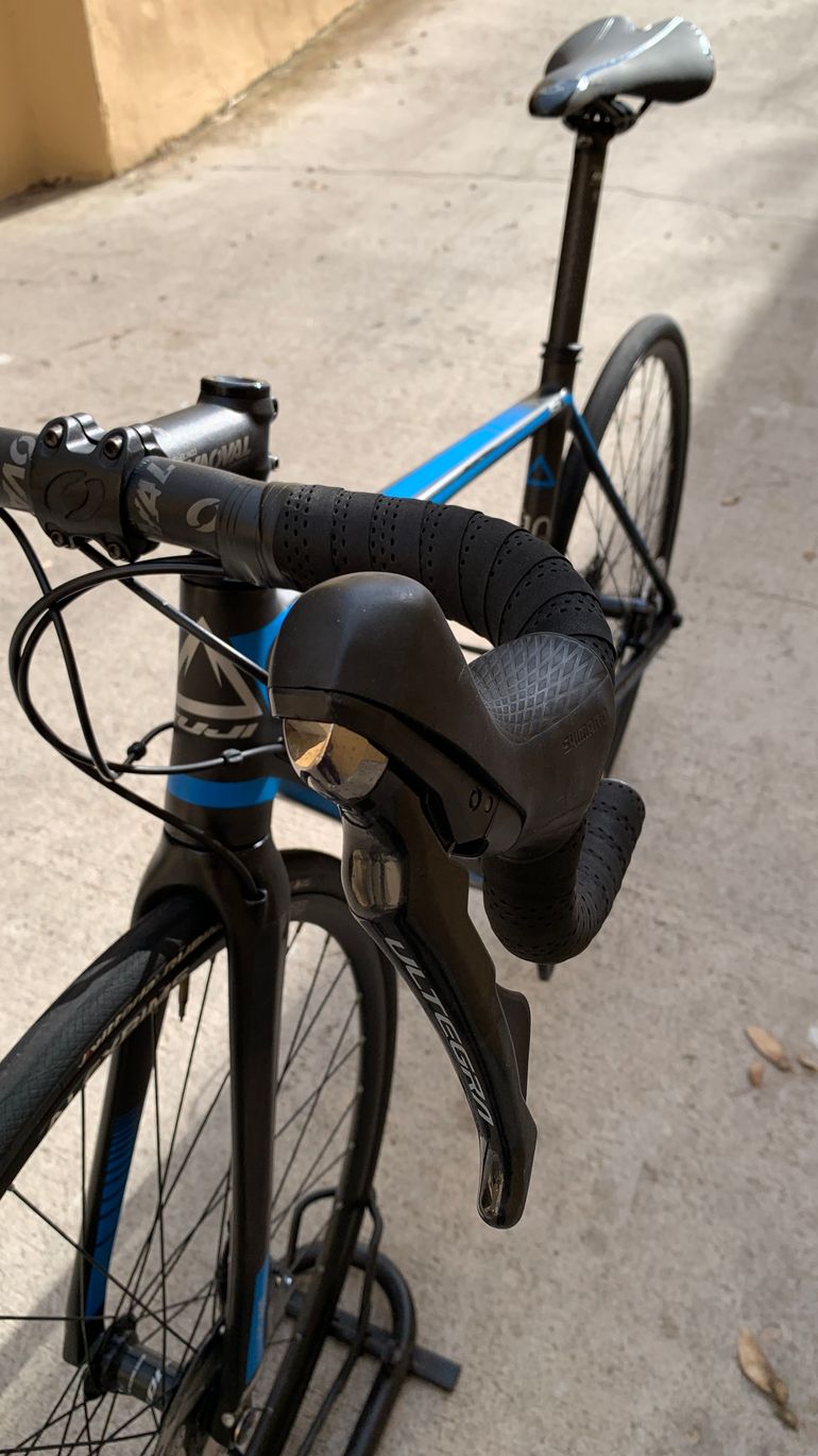 Used Fuji SL 2.1 Full Carbon Shimano Ultegra 11sp Disc - Size M 2020 Road & Gravel, Black — image 3 of 9