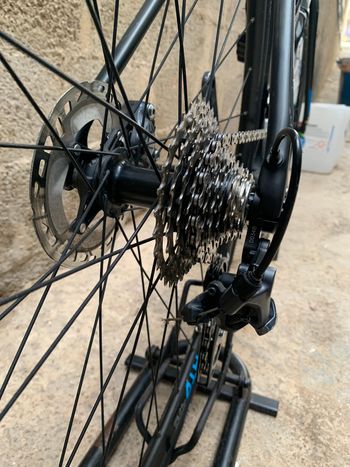 Used Fuji SL 2.1 Full Carbon Shimano Ultegra 11sp Disc - Size M 2020 Road & Gravel, Black — image 6 of 9