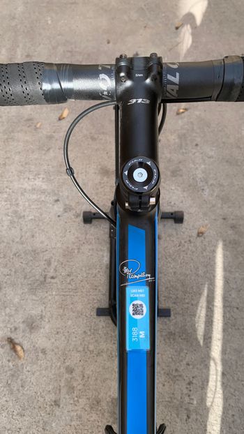 Used Fuji SL 2.1 Full Carbon Shimano Ultegra 11sp Disc - Size M 2020 Road & Gravel, Black — image 8 of 9