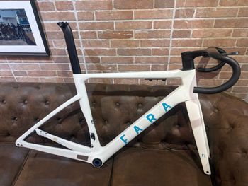 Fara, F/Road Ultegra Di2 2023 Frameset