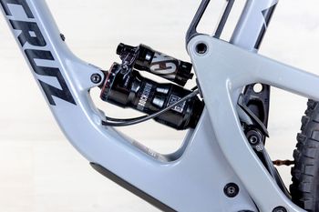 Used Santa Cruz Hightower CC 2022 Mountainbike, Hellgrau — image 16 of 20