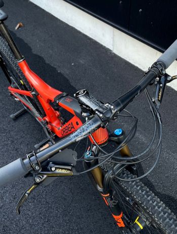 Used Orbea Oiz SRAM X01 Eagle 2019 Mountainbike, Red — image 2 of 3