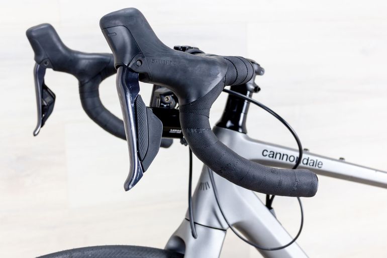 Used Cannondale Synapse Carbon 2 RLE 2024 2024 Road & Gravel, Light Gray — image 18 of 19