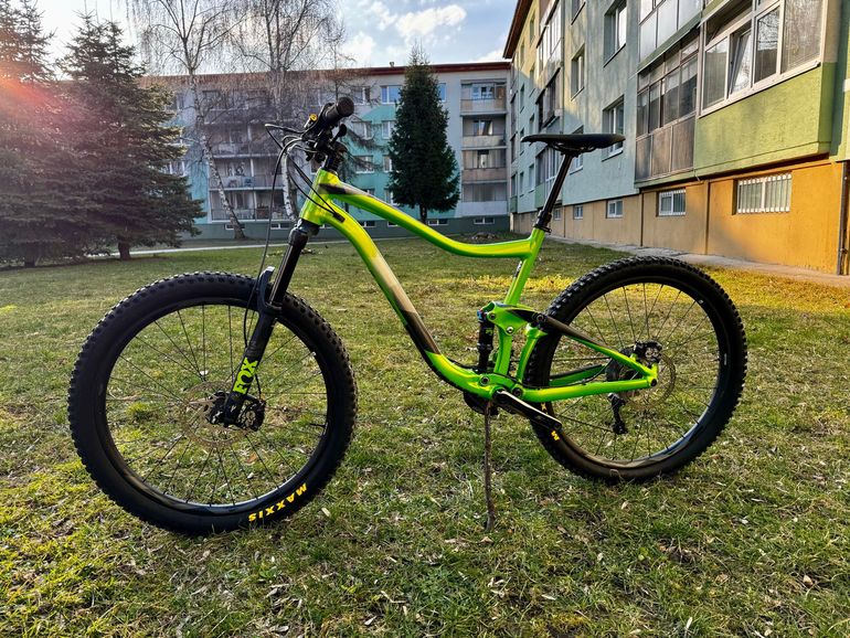 Used Giant Trance 2 2019 2019 Mountainbike, Green, 27.5 — image 2 of 26