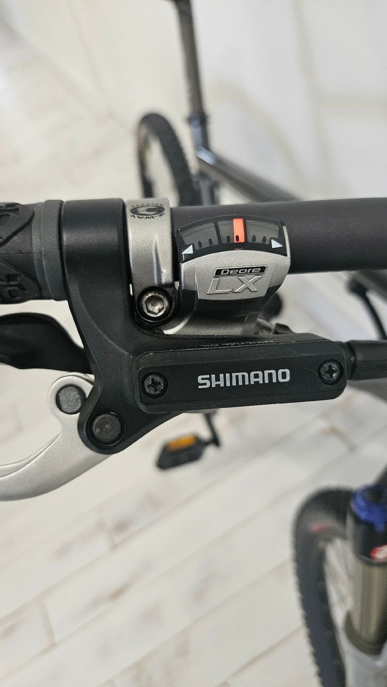 Used Jamis Dakar Shimano Deore XT 2010 Mountainbike, Light Gray — image 3 of 6