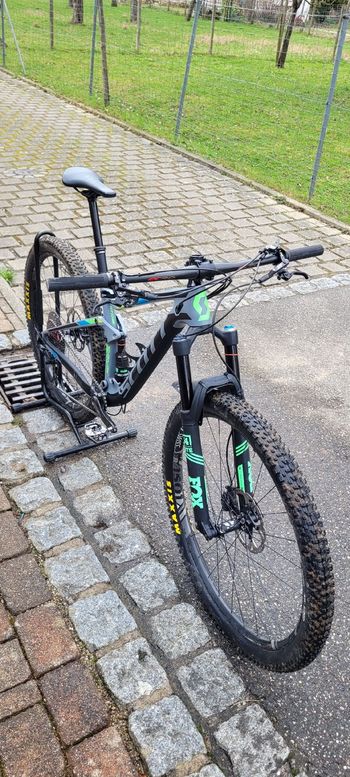 Used Scott Spark 710 Plus 2017 2017 Mountainbike, Hellgrau, 27.5 — image 2 of 13