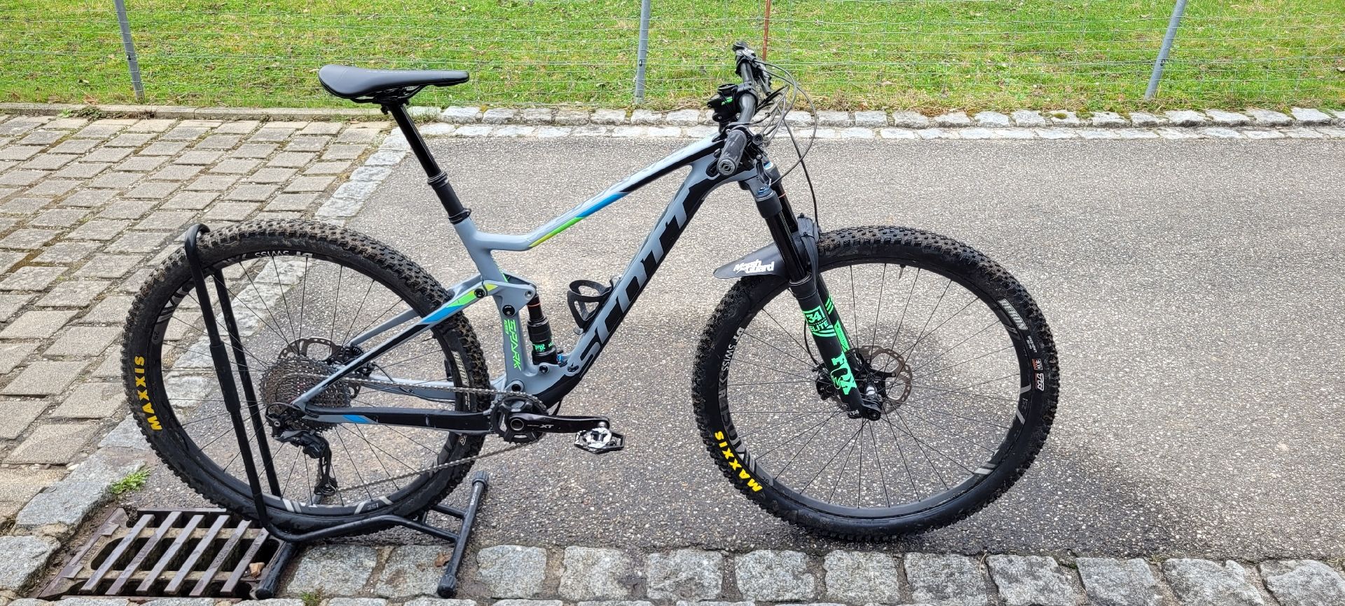Scott Spark マウンテンバイク 27.5インチ スコットMTB2014モデル 世界王者ニノ・シューターが駆る27.5インチ