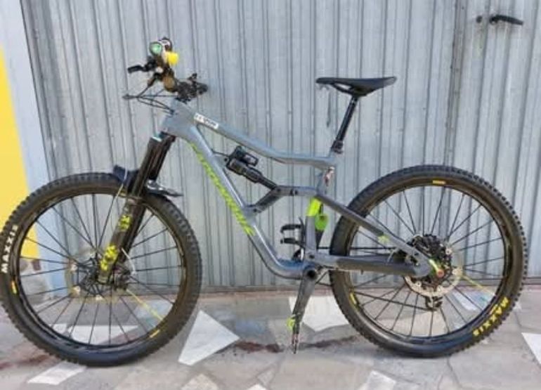 Used Cannondale Trigger 2 2018 2018 Mountainbike, Light Gray, 27.5 — image 2 of 5