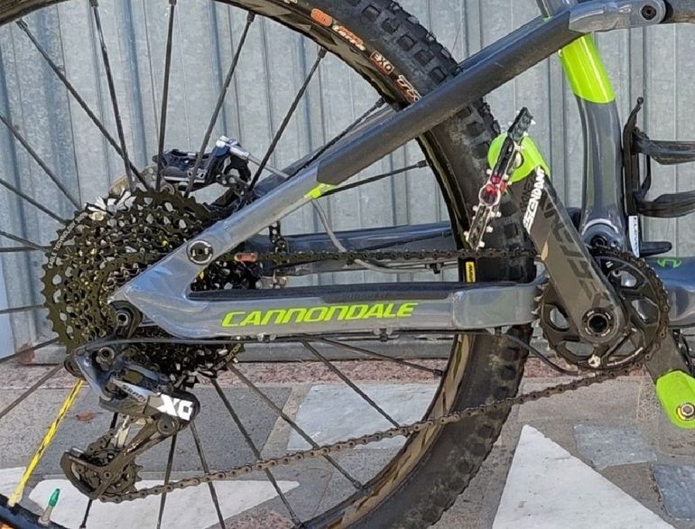Used Cannondale Trigger 2 2018 2018 Mountainbike, Light Gray, 27.5 — image 3 of 5