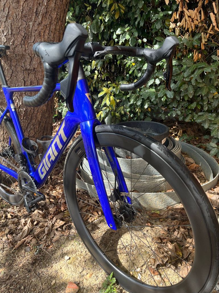 Used Giant Propel Advanced 1 2024 2024 Road & Gravel, Azul — image 4 of 7