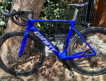 Used Giant Propel Advanced 1 2024 2024 Road & Gravel, Azul — image 7 of 7