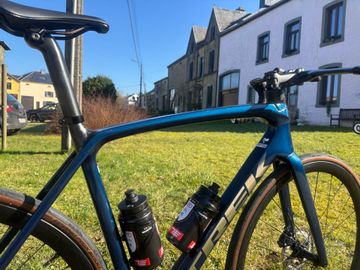 Trek Émonda SL 7 2024 2024 Road & Gravel usato, Blu — immagine 5 di 6