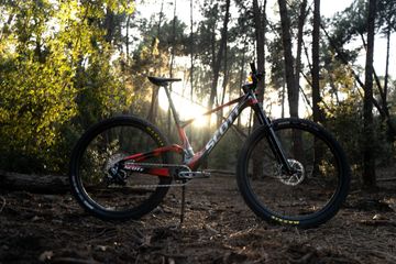 Tweedehands Scott Spark RC Team Issue 2025 2025 Mountainbike — afbeelding 4 van 9