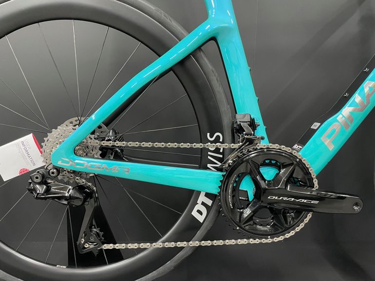 Used Pinarello DOGMA F LUXTER TURQUOISE 54 2026 Road & Gravel, Schwarz — image 2 of 5