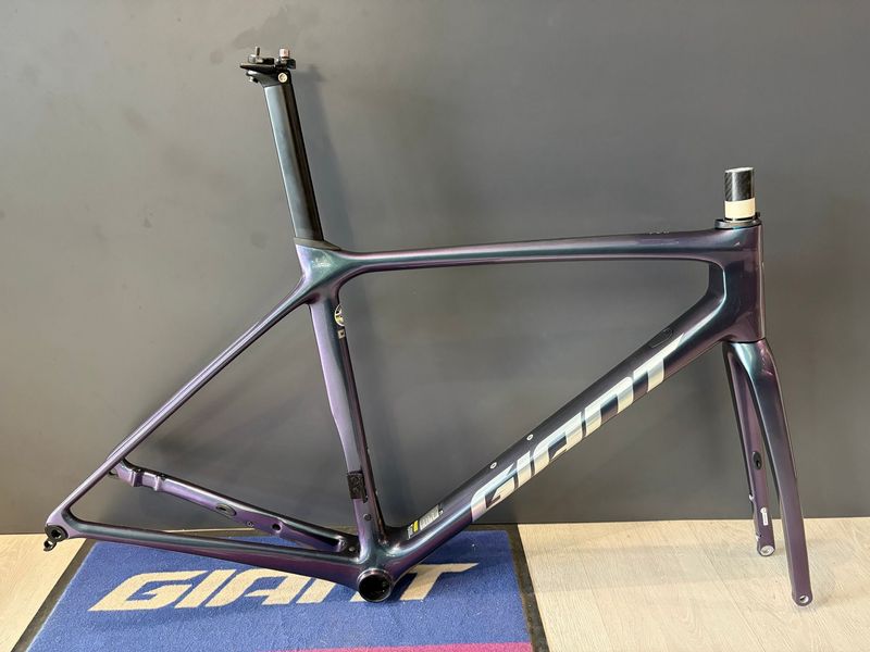 Used Giant TCR Advanced Pro Disc 0 Di2 2024 Frameset 2024 Road & Gravel