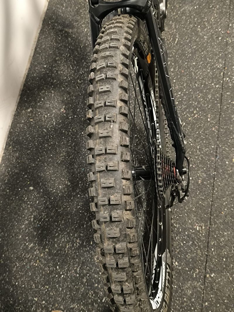 Käytetty Specialized Bighit Shimano ZEE 2010 Mountainbike — kuva 7 / 8