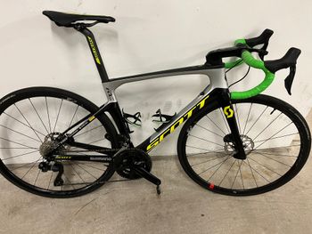 Scott, Foil Shimano 105 Di2