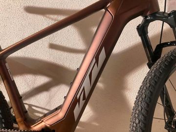 Used KTM Macina team Shimano Deore XT 2023 Mountainbike, Purple, 29 — image 3 of 9